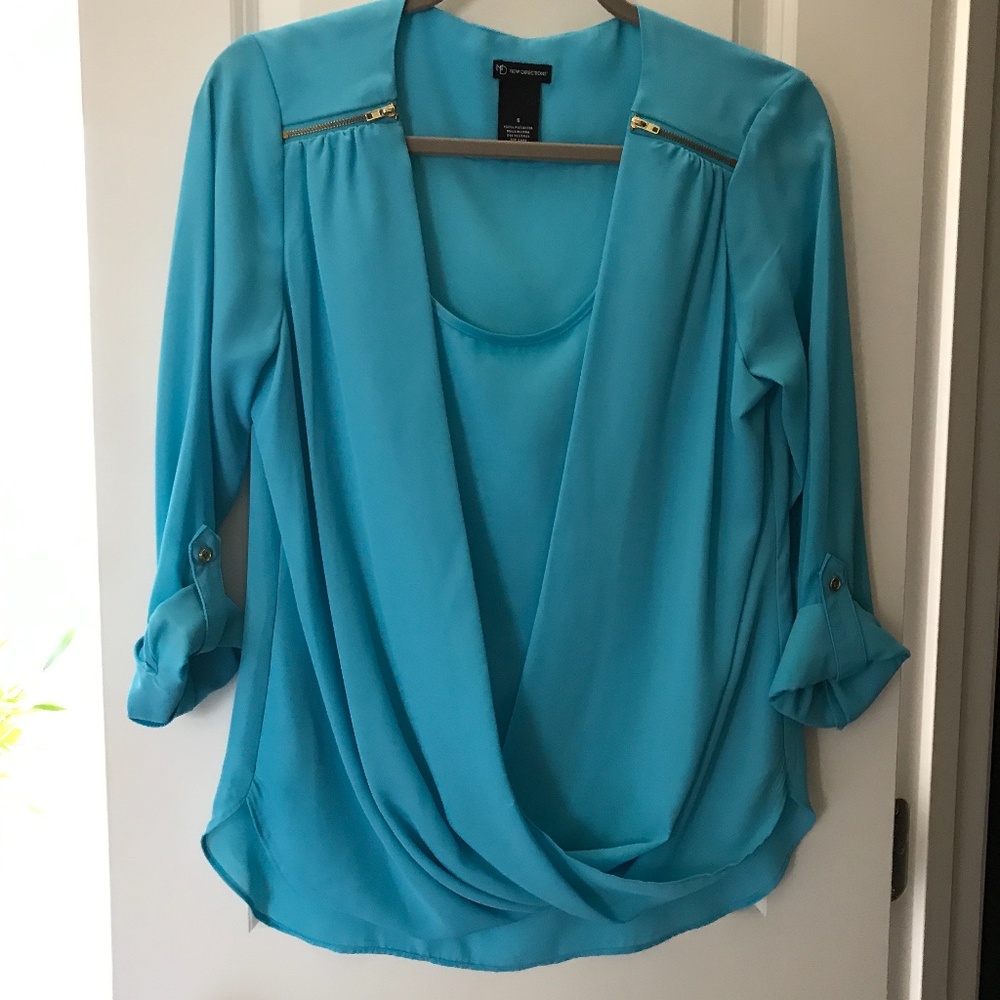 Ladies turquoise top